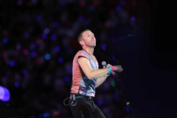 Manelistul Babasha a cântat la concertul Coldplay de pe Arena Națională