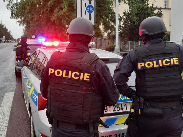 „Alertă maximă”. Poliția cehă, mobilizată din cauza amenințării cu un atac terorist