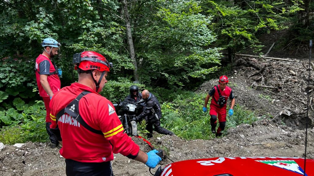 Tragedie în Parcul Național Ceahlău: Motociclist mort în urma unui accident 1 4482257729907285530589592719592723831385664n