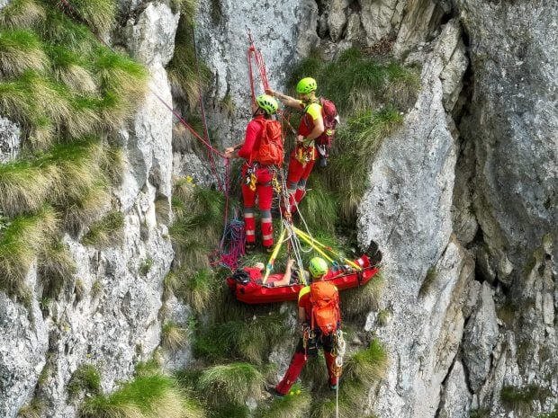 Zece persoane au ajuns la spital, dintre cele 31 salvate de pe munte în ultima zi