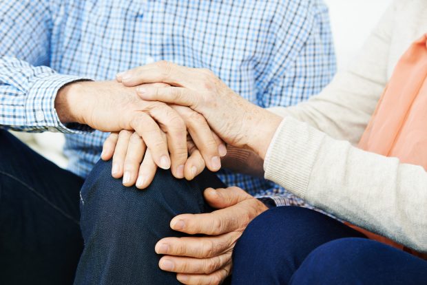 „Până când moartea ne va despărți”. Povestea unui cuplu care a apelat la eutanasiere după cinci decenii de mariaj