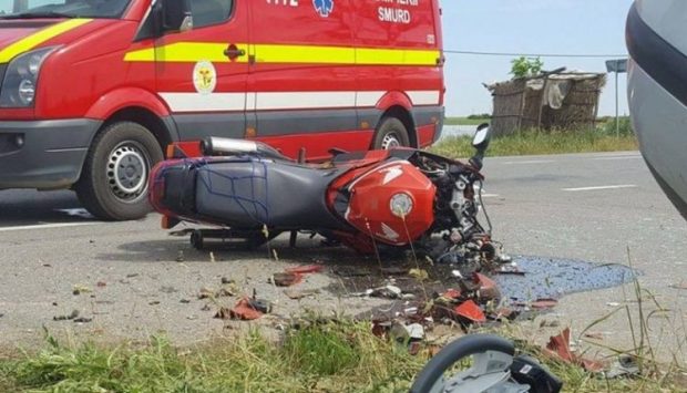 Motociclist din Cehia, accidentat mortal pe un drum din Gorj de o autoutilitară care a intrat pe contrasens