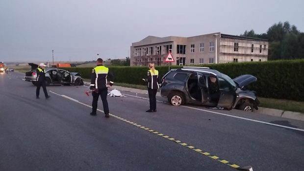 Un tânăr de 19 ani, din județul Vaslui, a murit într-un accident rutier, iar verișoara lui este în comă. Greșeala care l-a costat viața