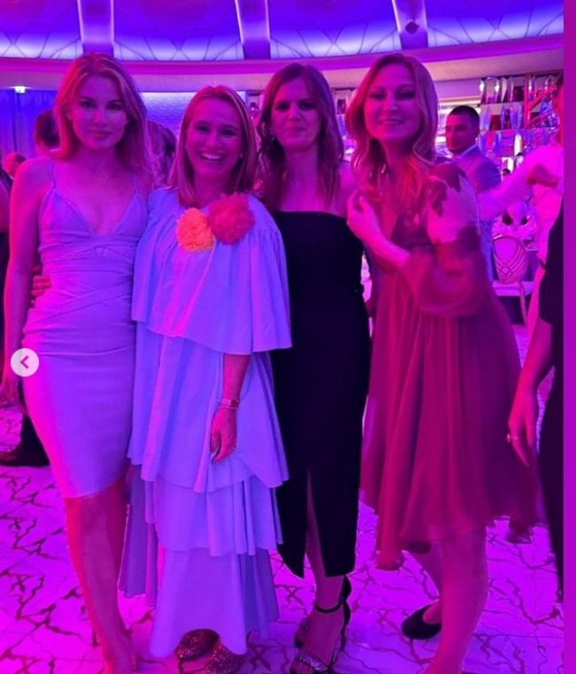 andreea esca nunta roxana hulpe 7