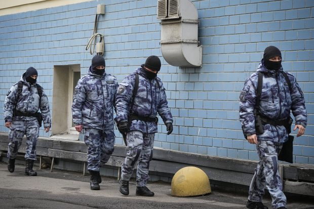 Doi minori şi un tânăr, condamnaţi în Rusia la pedepse grele de închisoare pentru acte de sabotaj menite să ajute Ucraina
