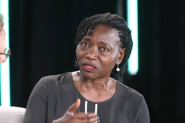 Sora vitregă a lui Barack Obama, printre protestatarii dispersați cu gaze lacrimogene în timpul manifestațiilor din Kenya