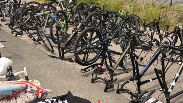 Șofer român de autocar în vârstă de 18 ani care venea în țară din Danemarca, prins cu biciclete furate în valoare de 100.000 de euro