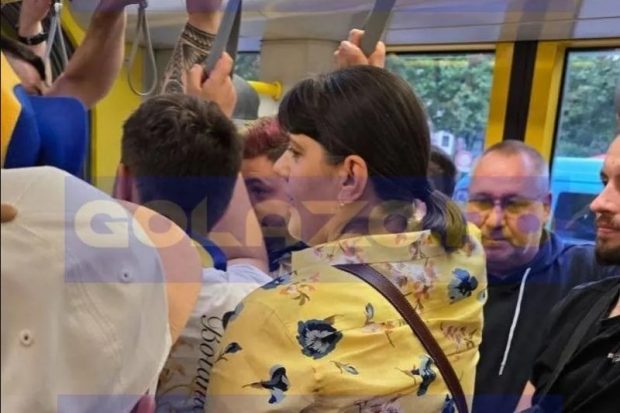 Laura Codruța Kovesi, surprinsă într-un tramvai din Köln, printre suporterii „naționalei”: „Am început să strigăm: «Kovesi! Kovesi!»”