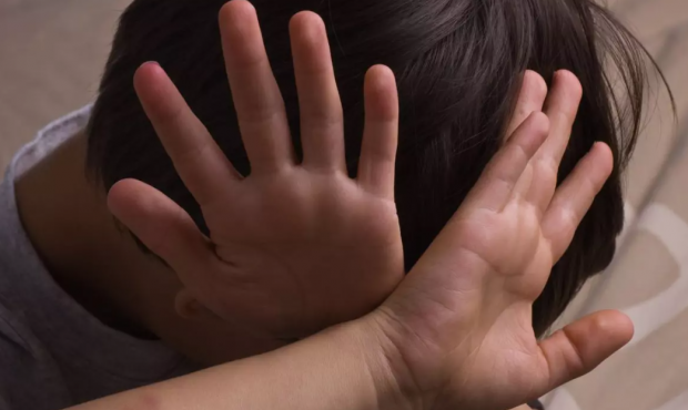Anchetă la o grădiniță din Bucureşti, după ce un copil de 5 ani i-a povestit directoarei că el și un coleg au fost agresați sexual de un educator