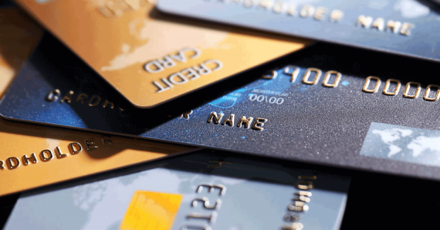 Care este diferența dintre Cardul de Credit și Cardul de Debit?