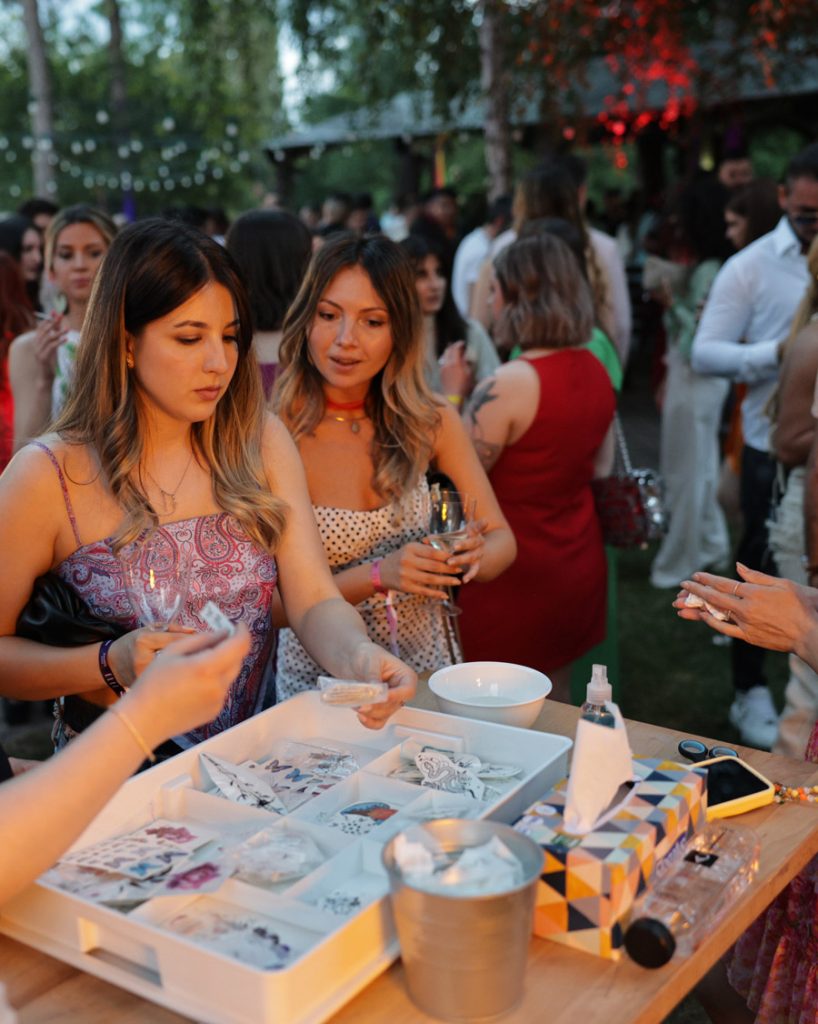 ELLE New Media AWARDS 2024: Atmosferă 20 corner flash tattoos 1 818x1024 2