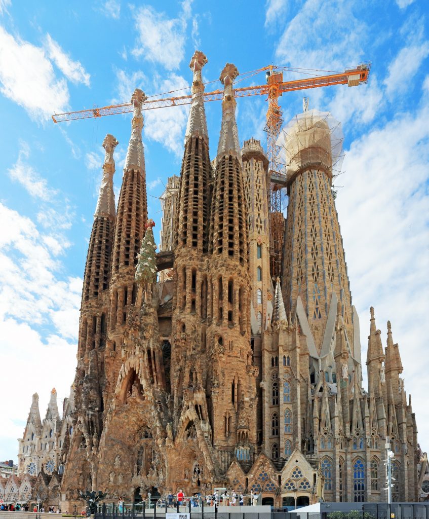 curiozitati despre barcelona sagrada familia