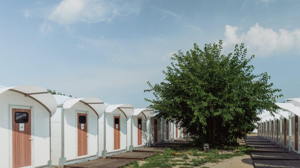 Cum să trăiești sustenabil experiența Electric Castle 2 ecvillagegettinggreener 1024x576 1