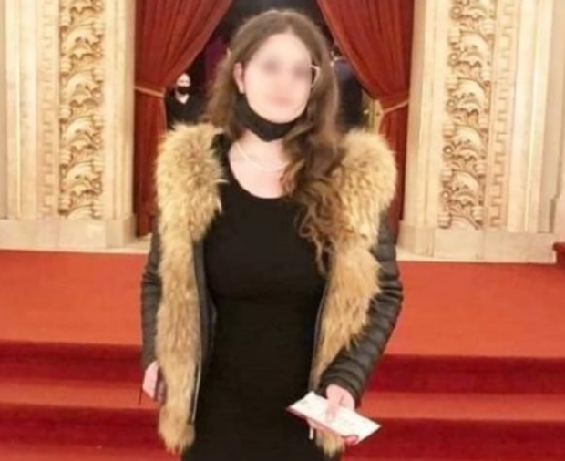 Trei tineri, trimiși în judecată în cazul elevei de 16 ani care a murit după ce a consumat droguri de tip cristal, în Piatra Neamţ