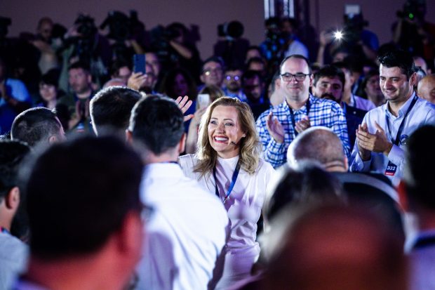 Congresul USR, în umbra „decarului” Lasconi. Uniunea ajunge la răscruce: activism pentru un partid de buzunar sau transformarea pentru ocuparea dreptei. Ce nu s-a văzut la TV | Reportaj