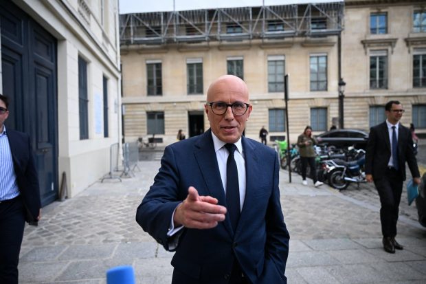 Tensiuni în dreapta franceză. Șeful Les Républicains a fost exclus după ce s-a aliat cu extrema dreaptă și a închis sediul partidului