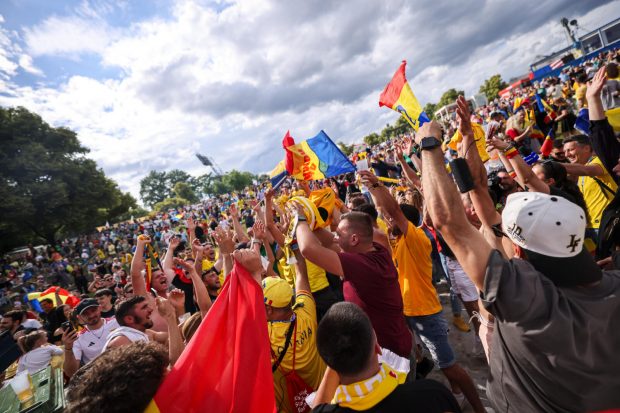 EURO 2024 | Suporterii români mută sărbătoarea tricoloră la Köln. Parada Fanilor, înaintea meciului cu Belgia
