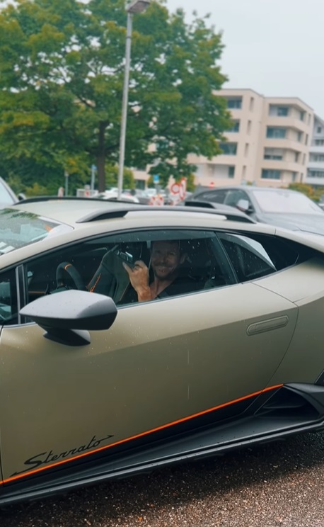 Cum arată mașina de sute de mii de euro pe care Felix Baumgartner și-a cumpărat-o. Mihaela Rădulescu: „O poți atinge, este a ta. Este perfectă” 2 felix baumgartner lamborghini 10
