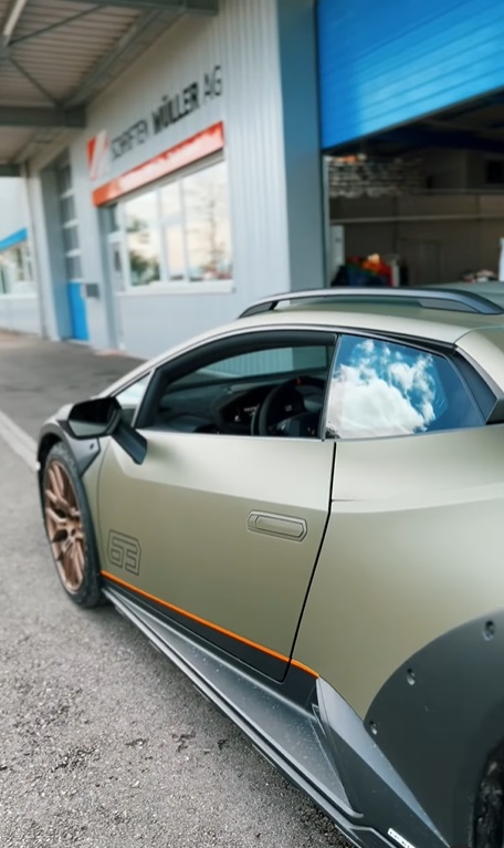Cum arată mașina de sute de mii de euro pe care Felix Baumgartner și-a cumpărat-o. Mihaela Rădulescu: „O poți atinge, este a ta. Este perfectă” 7 felix baumgartner lamborghini 4