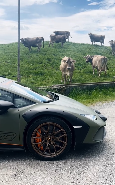 Cum arată mașina de sute de mii de euro pe care Felix Baumgartner și-a cumpărat-o. Mihaela Rădulescu: „O poți atinge, este a ta. Este perfectă” 5 felix baumgartner lamborghini 6