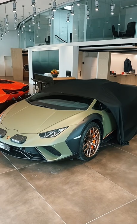 Cum arată mașina de sute de mii de euro pe care Felix Baumgartner și-a cumpărat-o. Mihaela Rădulescu: „O poți atinge, este a ta. Este perfectă” 4 felix baumgartner lamborghini 7