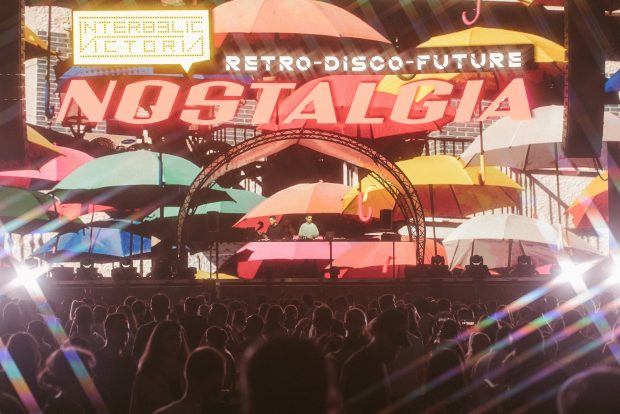 Festivalul NOSTALGIA are loc între 27 – 30 iunie  și se desfășoară, pentru al doilea an consecutiv,  la Federația de Tir Sportiv, lângă pădurea Băneasa.  Ce surprize pregătesc organizatorii în această ediție
