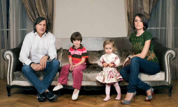 Emma, fiica lui Ilie Năstase și a Amaliei, admisă la facultatea unde au studiat prințul William și Kate Middleton: „A avut de susținut 19 examene” 6 fetele lui ilie nastase 1