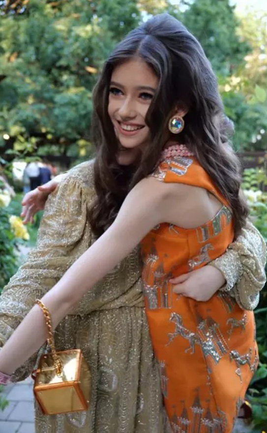 fiica iulia albu 4