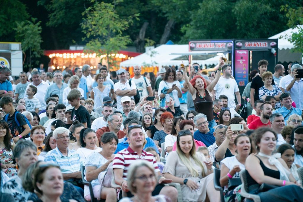 Festivalul de Artă "Film în Sat" Se Extinde și Adună Comunitatea în Jurul Culturii Românești 9 film in sat 20232