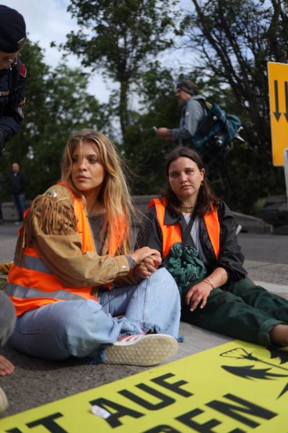 Activiștii pentru mediu care au blocat drumurile în Austria a fost trimiși la închisoare