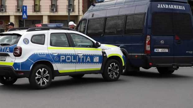 Planul roșu activat în Satu Mare: accident între un camion și un microbuz cu zece persoane