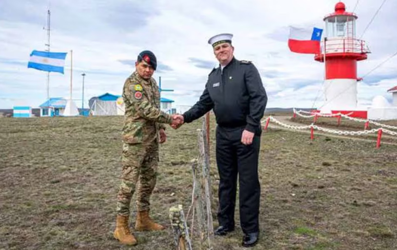 Scandal diplomatic în America de Sud, după ce o bază militară argentiniană din Patagonia a intrat 3 metri pe pământ chilian