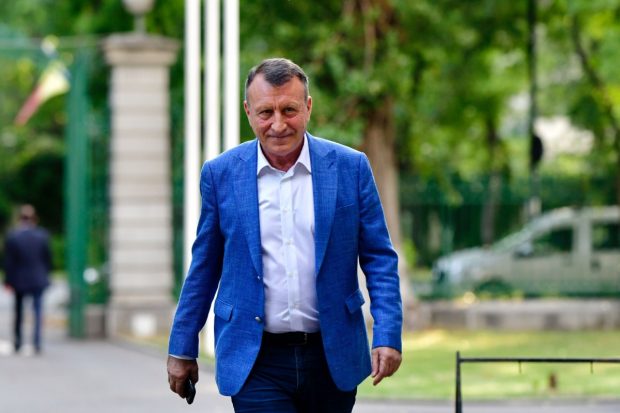 Nepotul lui Paul Stănescu, anchetat de Parchetul European pentru fraudă cu fonduri europene pentru o fermă de porci. Prejudiciu de peste 660.000 de euro