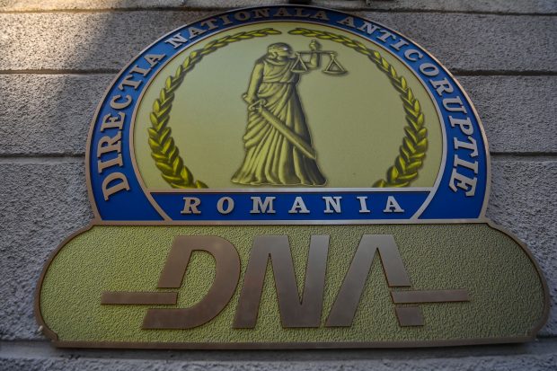 Un nou dosar de corupție la Permise Suceava: pentru sume cuprinse între 100 și 700 de euro, polițiștii trăgeau de volan și călcau frâna pentru a-i ajuta pe candidați