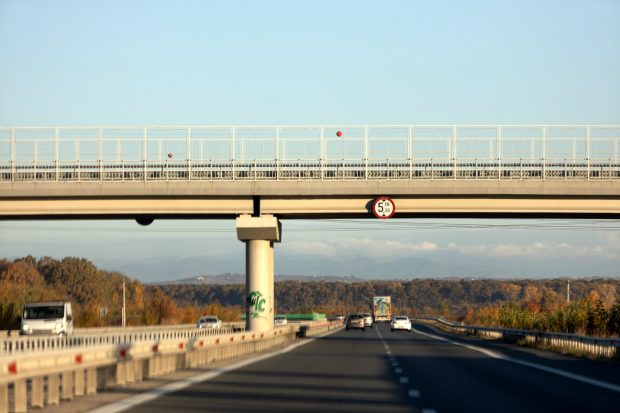 Restricţii de tonaj, luni, pe drumuri naţionale şi autostrăzi, din cauza caniculei. Județele vizate