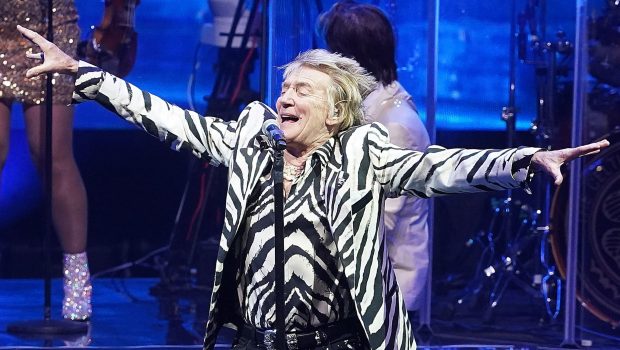Motivul pentru care Rod Stewart rezervă mereu două camere de hotel: „Nu e legendă. Așa pot să mă desfășor”