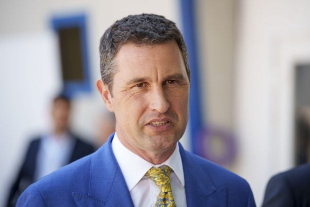 Vicepremierul Tanczos Barna a mințit când a spus că soluția creșterii taxelor pentru reducerea deficitului a fost cerută de Comisia Europeană