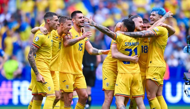 LIVESCORE România – Slovacia la Euro 2024. Primul 11 aliniat de Edi Iordănescu: Ianis Hagi, titular