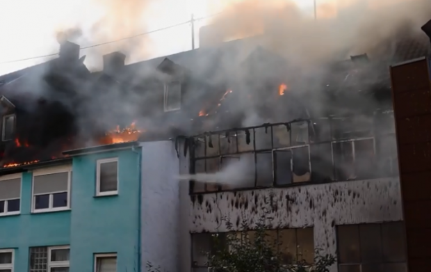 Casa în care s-a născut Erich Honecker, fostul lider comunist al RDG, mistuită de un incendiu. La cât se ridică pagubele