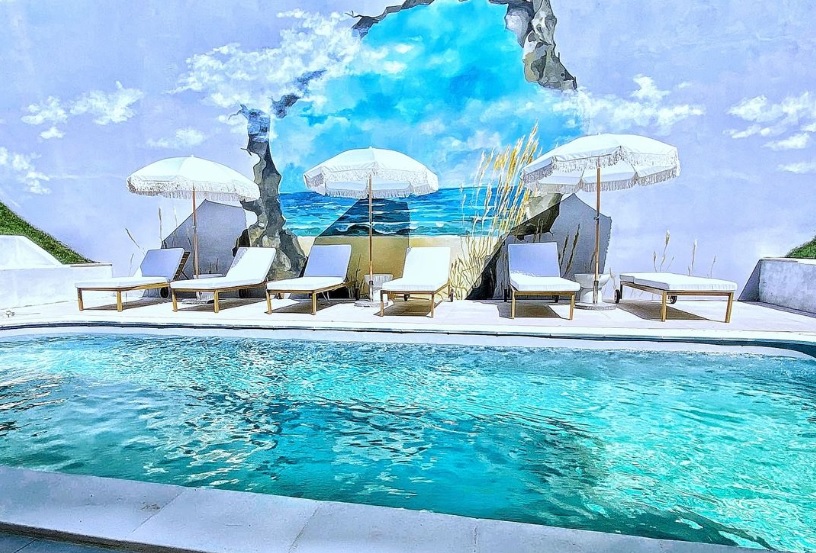 Interior hotel cu vedere la mare