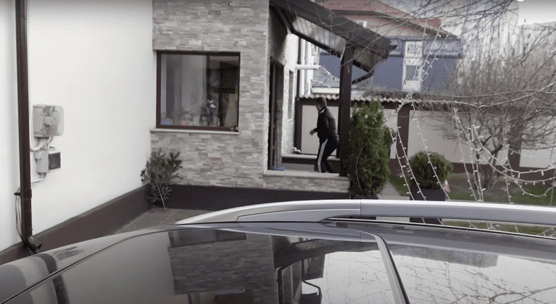 Imagini cu casa în care locuiește Nea Marin. Are o vilă impresionantă în Capitală și valorează peste 200.000 euro 8 imagini casa nea marin 1