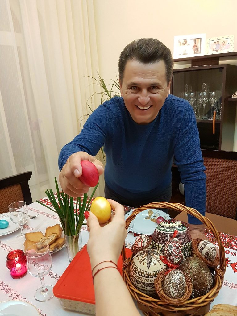 Imagini cu casa în care locuiește Nea Marin. Are o vilă impresionantă în Capitală și valorează peste 200.000 euro 10 imagini casa nea marin 2