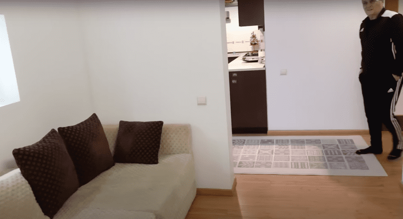 Imagini cu casa în care locuiește Nea Marin. Are o vilă impresionantă în Capitală și valorează peste 200.000 euro 22 imagini casa nea marin 6
