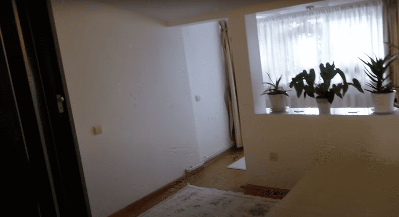 Imagini cu casa în care locuiește Nea Marin. Are o vilă impresionantă în Capitală și valorează peste 200.000 euro 23 imagini casa nea marin 7