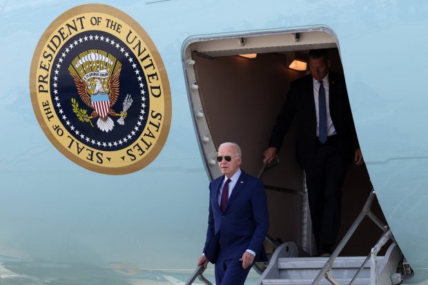 Joe Biden a sosit în Franța, în prima sa vizită oficială și pentru a participa la comemorarea Debarcării din Normandia. Cinci zile de ceremonii și întrevederi