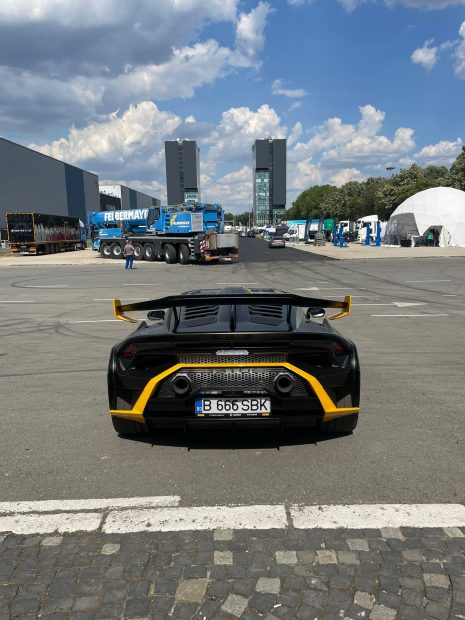 Peste 17.000 de bucureșteni au vizitat Auto Total Business Show în prima zi. Cea mai scumpă mașină, un Lamborghini Huracan de 350.000 de euro
