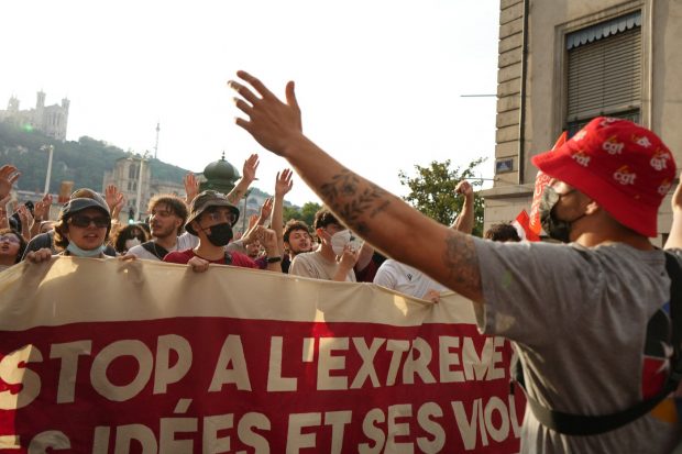 Alegeri în Franța. Atmosferă tensionată la Lyon: comercianții se baricadează de teama unei manifestații violente împotriva extremei drepte