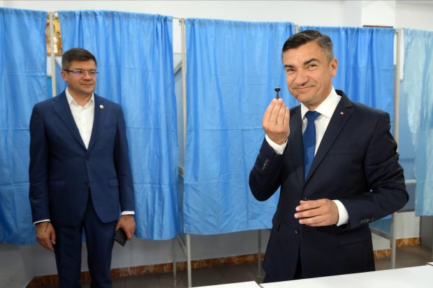 Dosarele penale au învins la Iași: deși trimiși în judecată și cu suspiciuni de corupție, liberalii Costel Alexe și Mihai Chirica obțin noi mandate