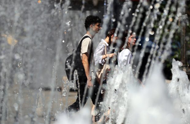 Codul portocaliu de caniculă, extins. Temperaturi extreme în mare parte a țării. Cum va fi vremea la București | HARTĂ