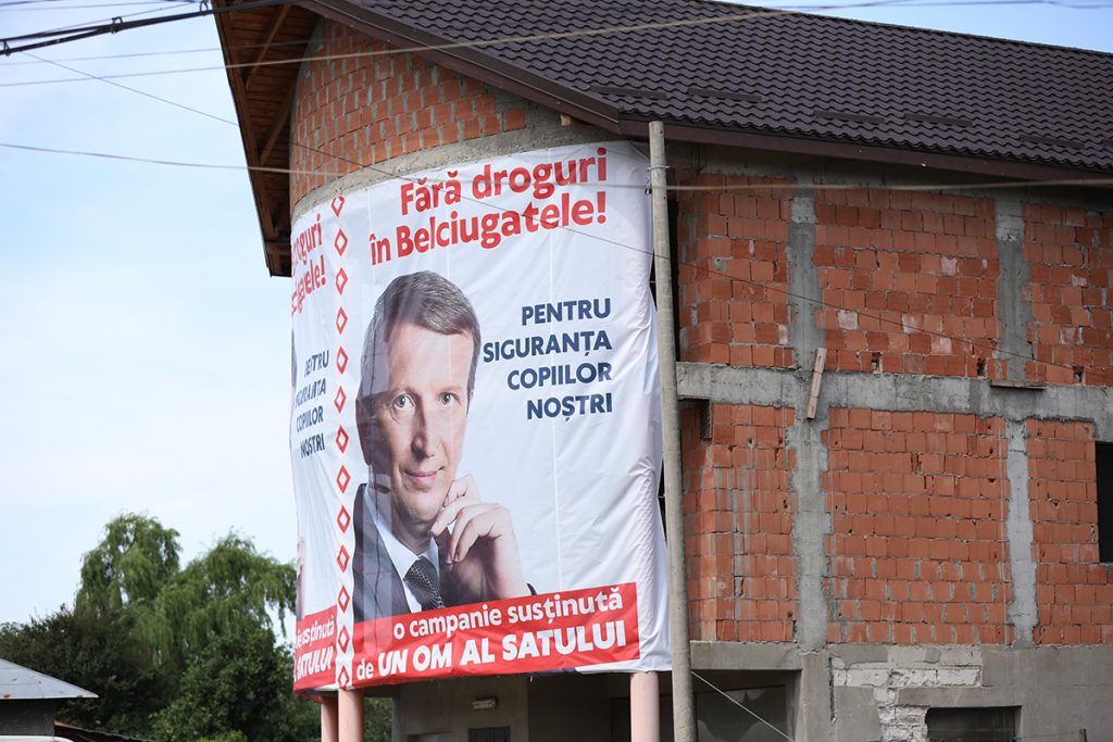 REPORTAJ Alegeri 2024 | Poliție, jandarmi și o bunică speriată de propria nepoată la Belciugatele: „M-a făcut în tot felul că am urcat în mașina primarului!” 46 mitus vot belciugatele 69